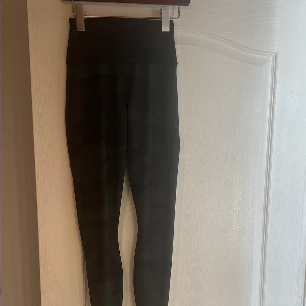 Alo Yoga Camouflage Leggings XS